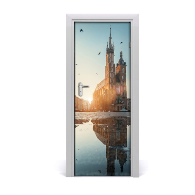 Fotótapéta ajtóra Tükörkép a krakkói piactér tócsájában
