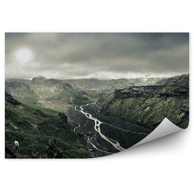 Modern fotótapéta Sötét táj dombok folyó felhős ég