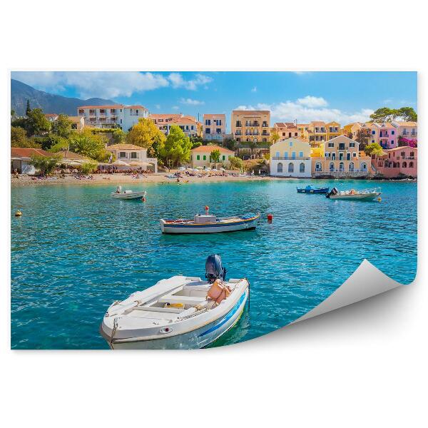 Öntapadó fotótapéta Színes épületek fák csónakok égbolt felhők óceán kefalonia sziget