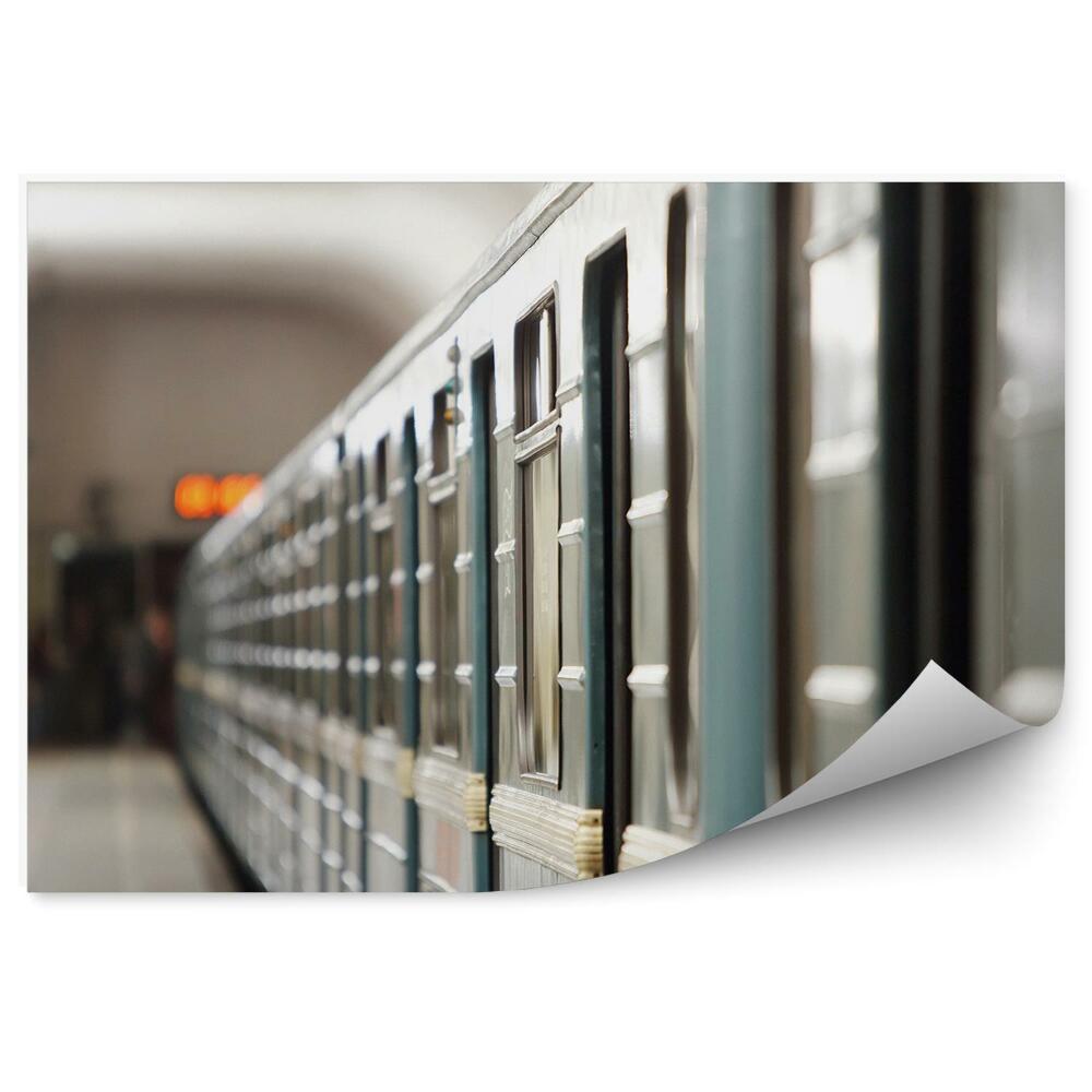 Kép tapéta A moszkvai metró alagútállomás zöld kocsijai