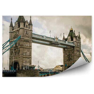 Fotótapéta Felhős szürke ég a híres angol híd mögött