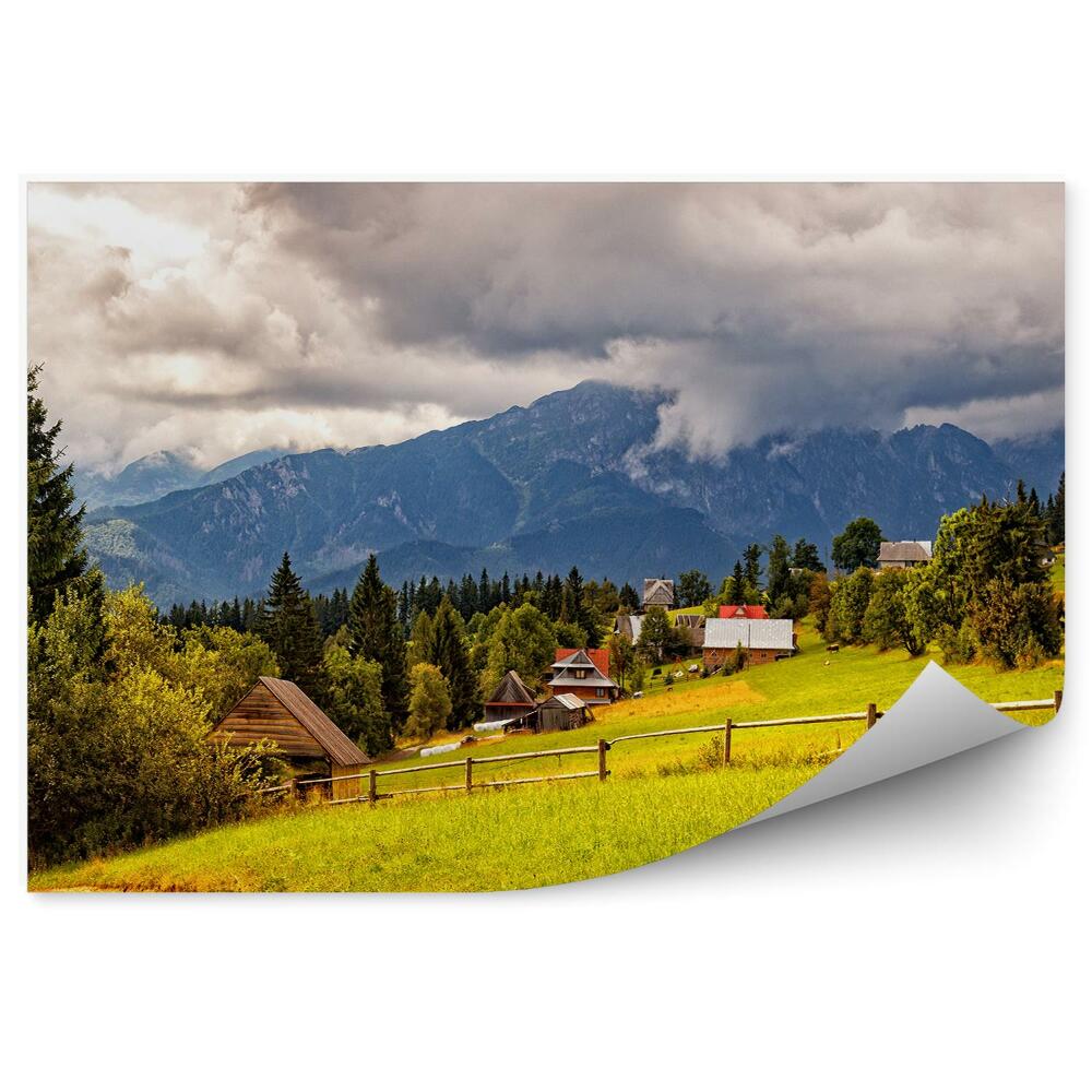 Öntapadó fotótapéta Hegyi kunyhók Tátra magas hegyek kerítés felhők