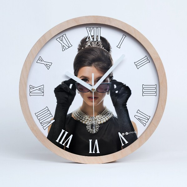 Faóra Szemüveges nő