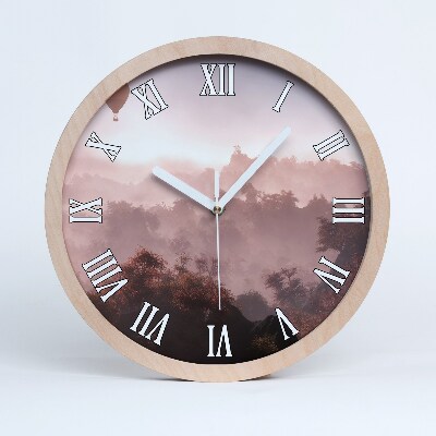 Fa fali órá Léggömb az erdő felett