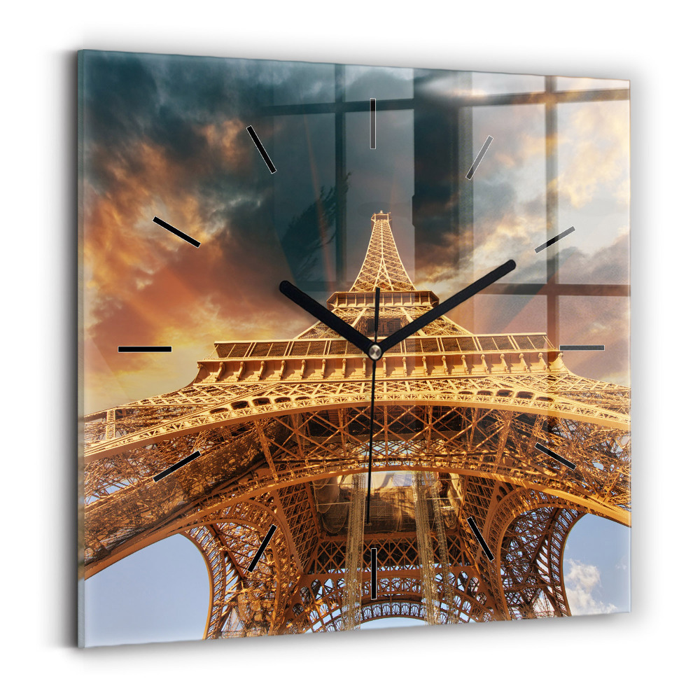 Négyzet alakú üvegóra 30x30 Eiffel-torony a háttérben a felhők