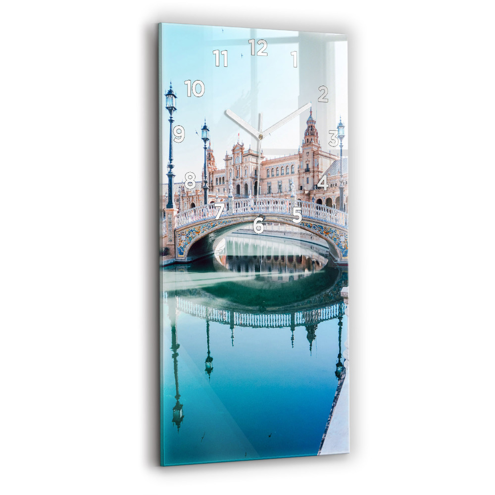 Négyszögletes üvegóra Plaza de España Sevillában