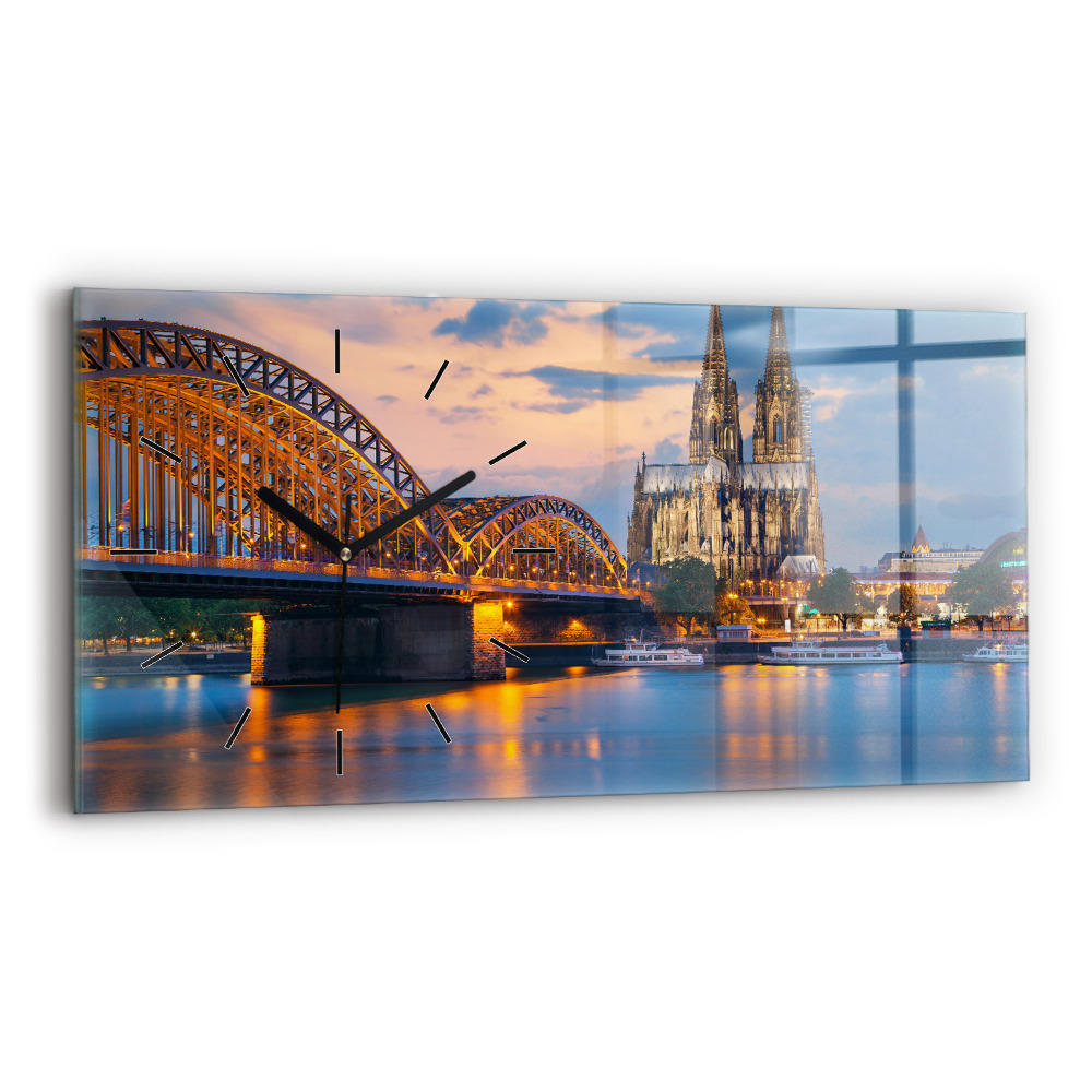 Négyszögletes üvegóra vízszintesen 60x30 A városháza látképe