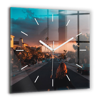 Szögletes üvegóra 60x60 Nő az úton